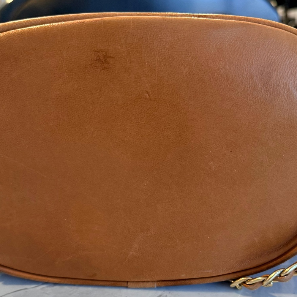 Henri Bendel Tan Woven Leather Bucket Bag with Brown Tassels and Chain Strap - Picture 4 of 11